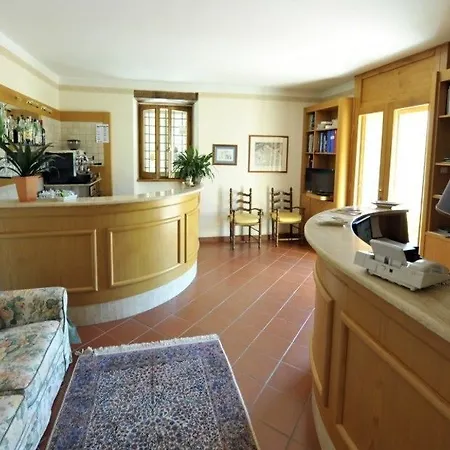 Cristina Hotel 3*